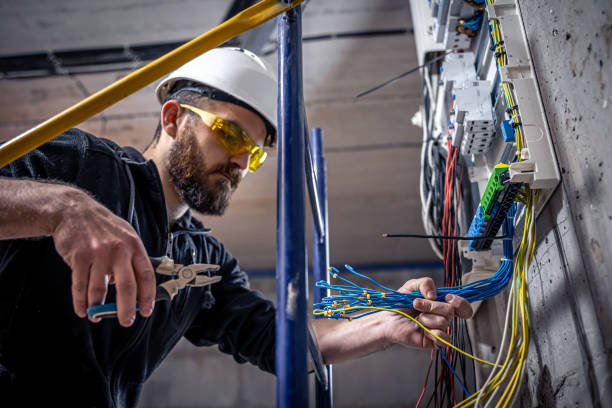 Best Emergency Electrician Near Me  in Oak Hill, FL